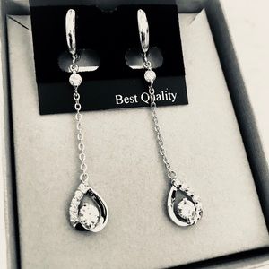 Silver earring W Rhinestone